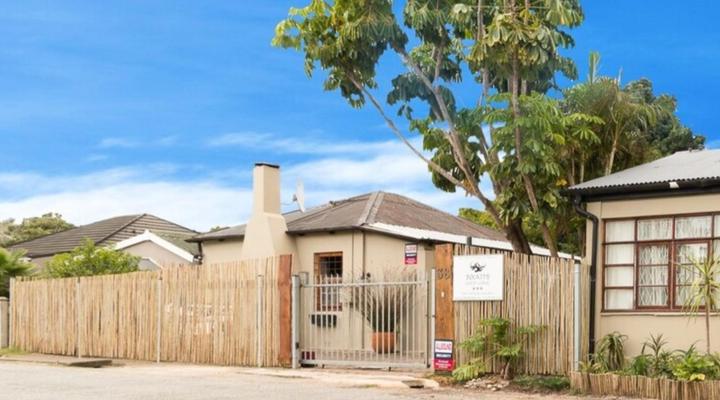 Inyathi Guest Lodge & Self-Catering