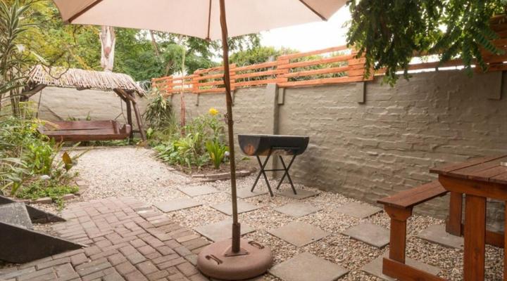 Inyathi Guest Lodge & Self-Catering