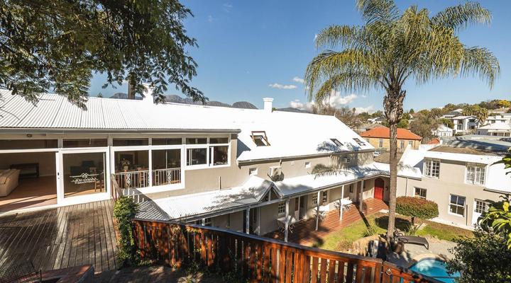 Nantes-Vue Guest House