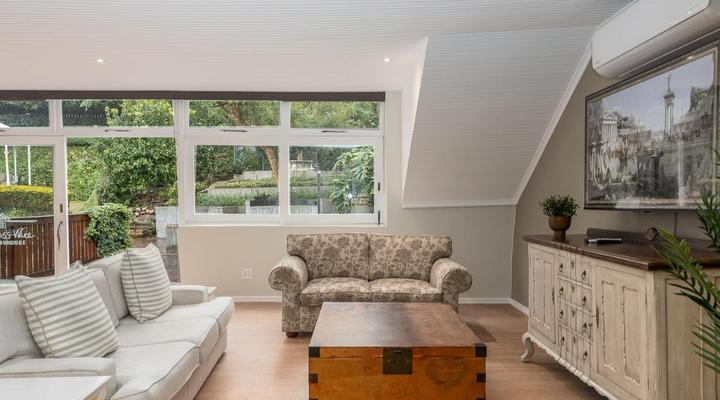 Nantes-Vue Guest House