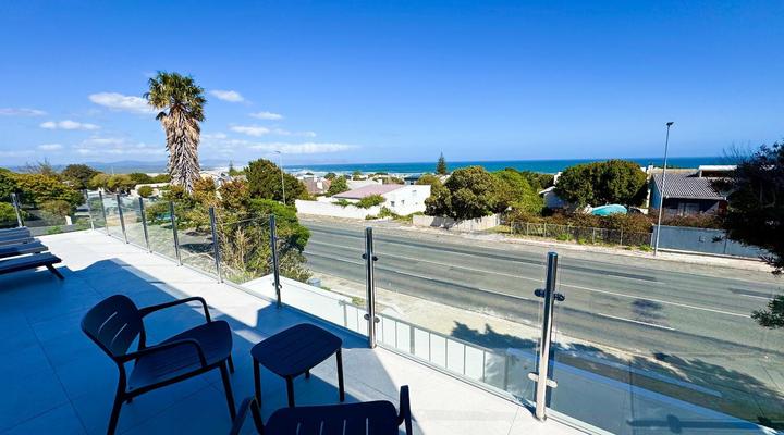 Peach On Beach Boutique Apartments