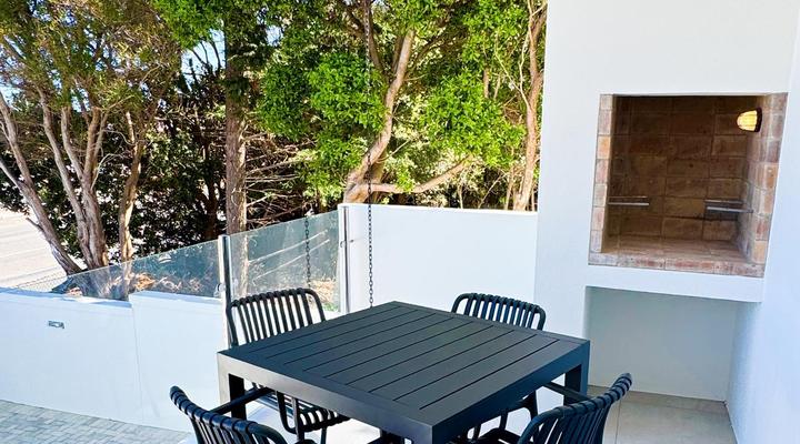 Peach On Beach Boutique Apartments