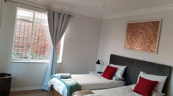 Paulshof Guesthouse - Kingsway Bed and Breakfast