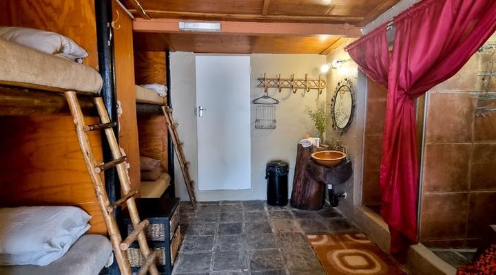 1322 Backpackers International