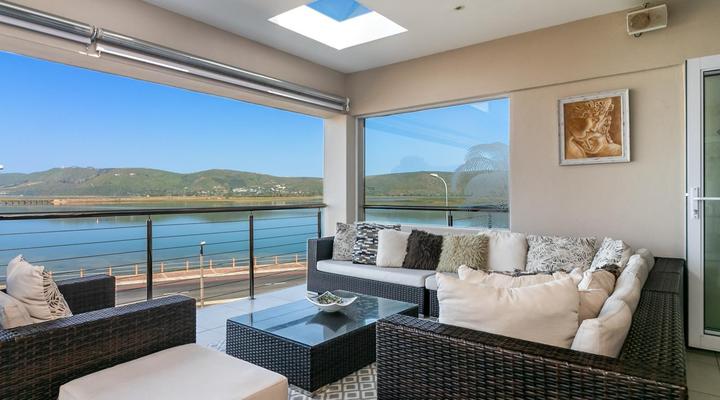 Phoenix Lodge and Waterside Accommodation