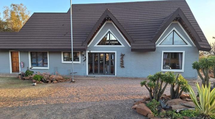 24 Bush house, Elandsfontein, Mabalingwe