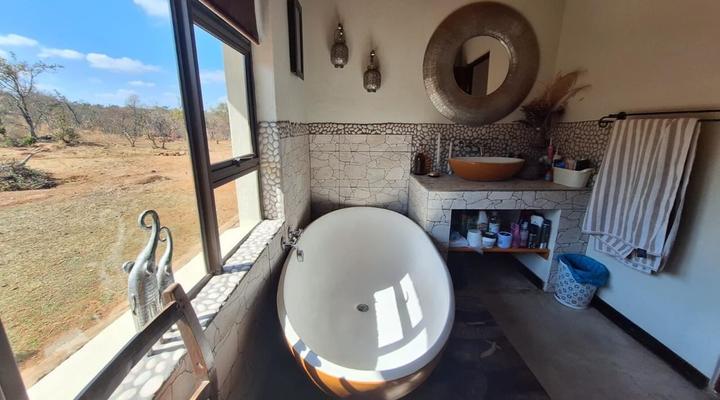 24 Bush house, Elandsfontein, Mabalingwe