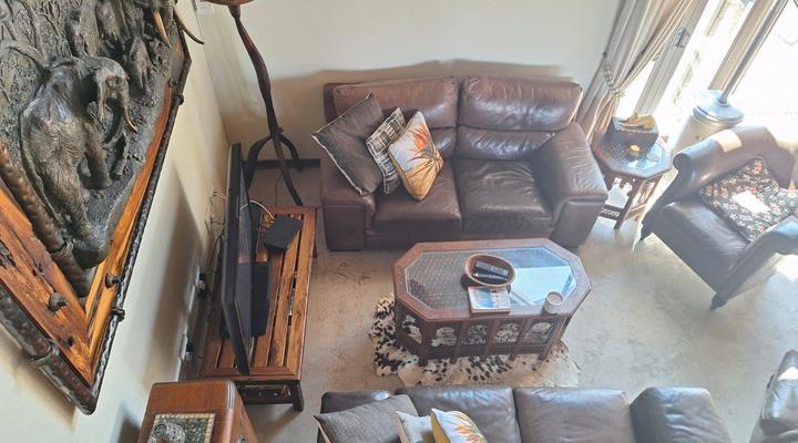 24 Bush house, Elandsfontein, Mabalingwe