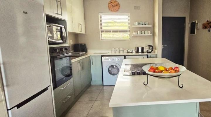 Nivica16 - Joh Olafsson Road