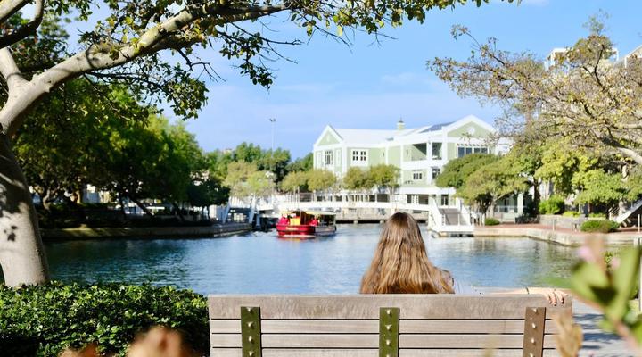 Amanzi V&A Luxury Apartments-Suite 301