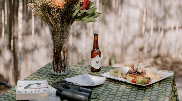 Chandelier Game Lodge & Ostrich Show Farm