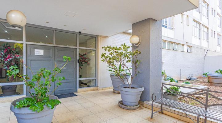 Illovo Luxury 1-Bed Apartment