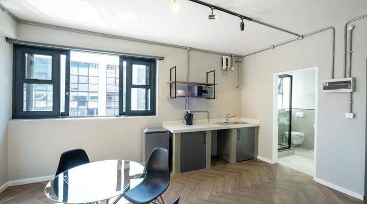 Inn & Out Plus Rosebank