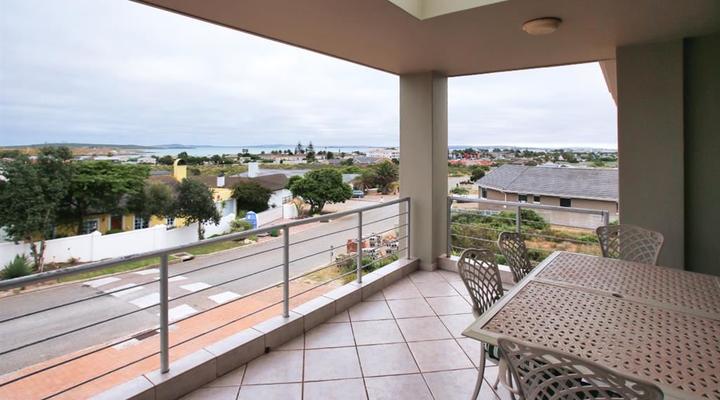 Dei Gratia, Langebaan, 8 sleeper