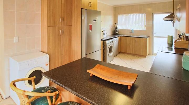 Dei Gratia, Langebaan, 8 sleeper