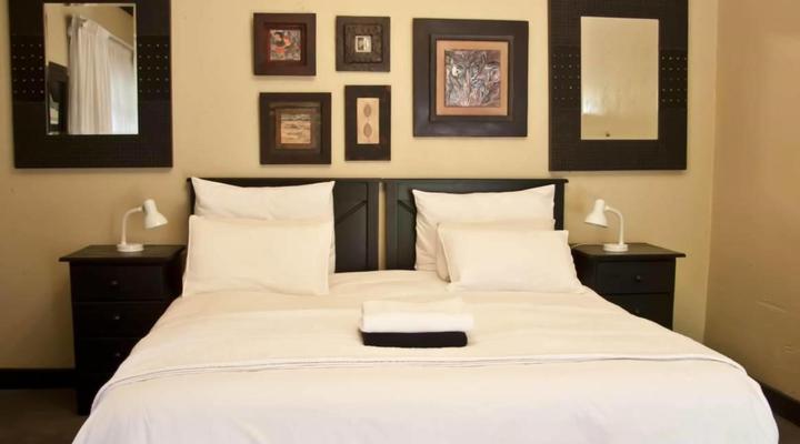 Izimbali Lodge and Restaurant