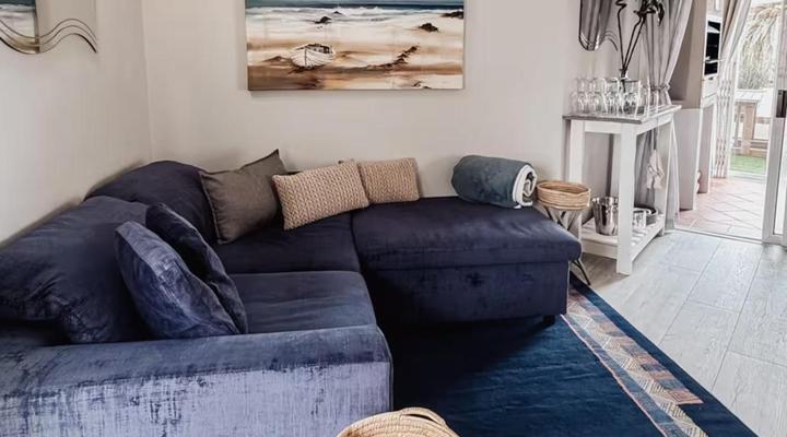 Comfy Beach Apartment