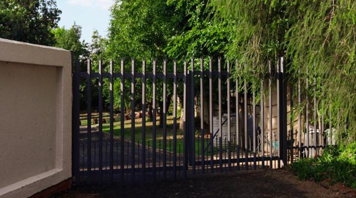 The Nugget Guest Lodge