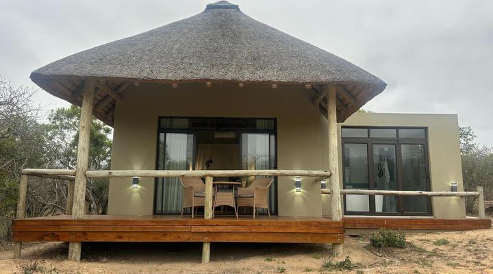 Cheetah Paw Safari Lodge