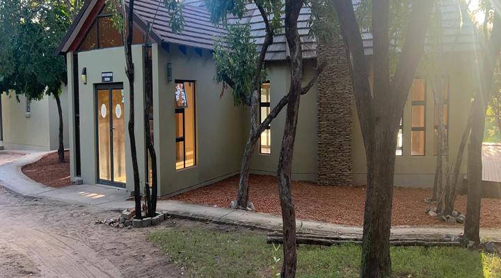 Cheetah Paw Safari Lodge