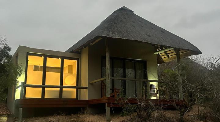 Cheetah Paw Safari Lodge