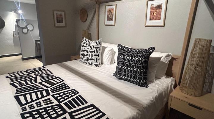 Cheetah Paw Safari Lodge