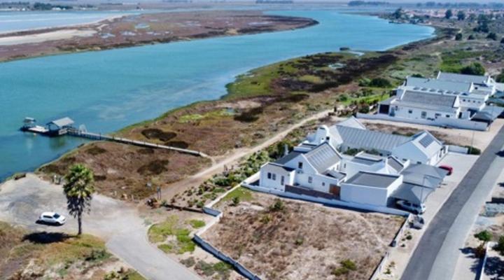 Wild Riverside Cottage