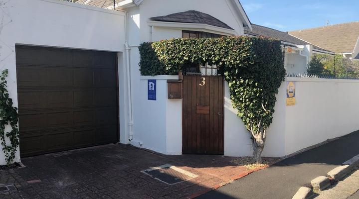 Central Claremont Garden Apartment