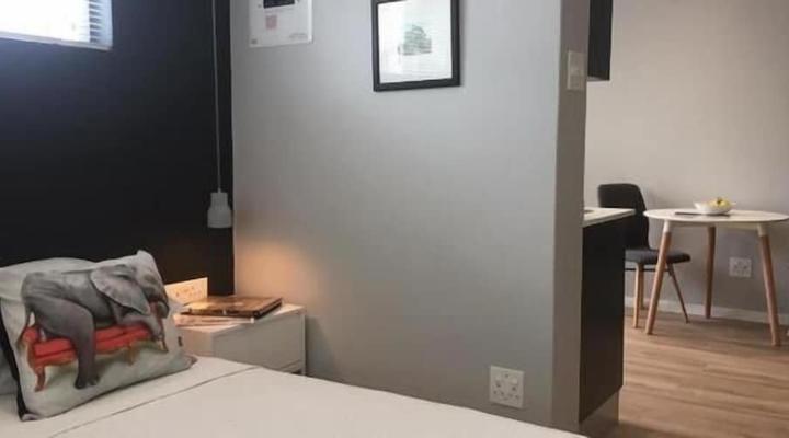 Central Claremont Garden Apartment