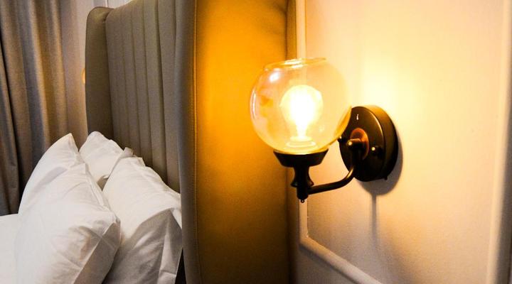 White House River Manor