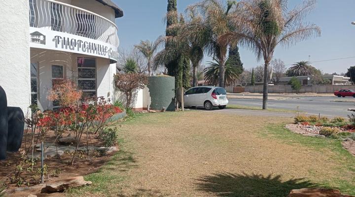 Thatchville Guesthouse