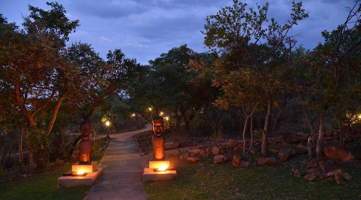 Zwahili Private Game Lodge & Spa