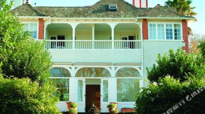 Highlands Country House