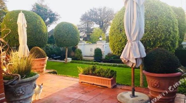 Highlands Country House