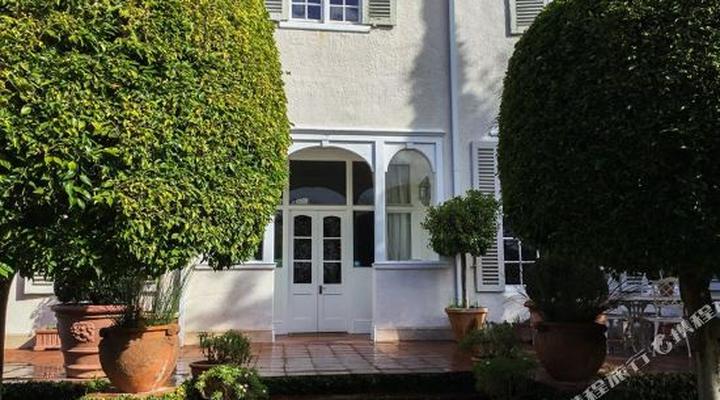 Highlands Country House