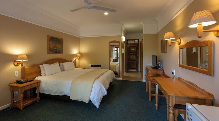 Cathedral Peak Hotel