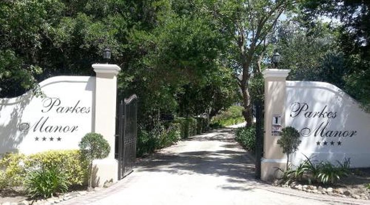 Parkes Manor