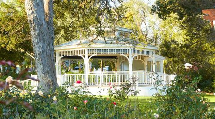 Parkes Manor