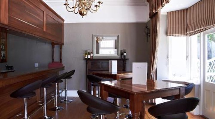 Parkes Manor