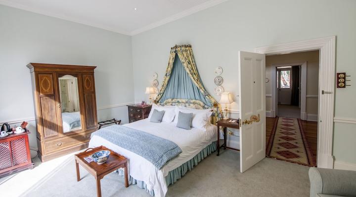 Hacklewood Hill Country House