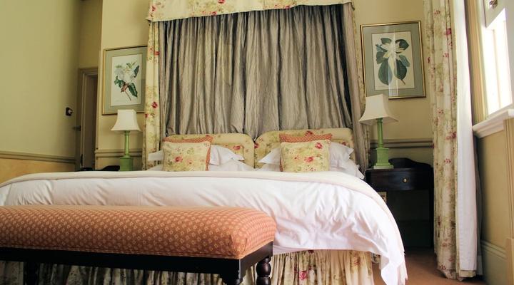 Hacklewood Hill Country House