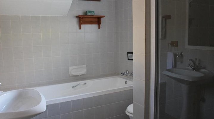 Hillwatering Country House