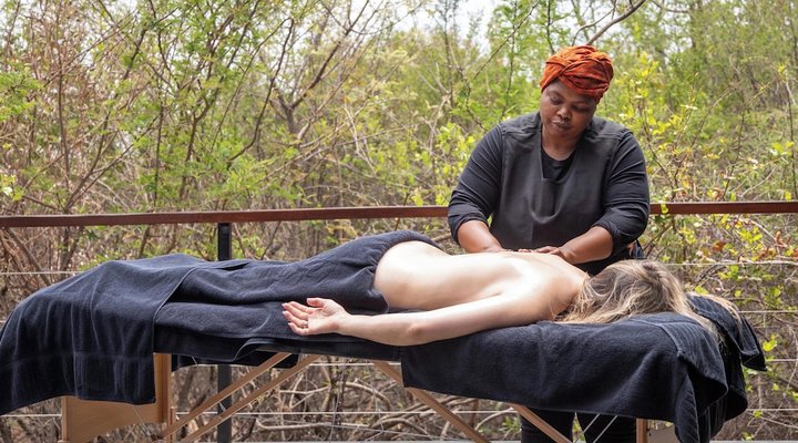 Tuningi Safari Lodge