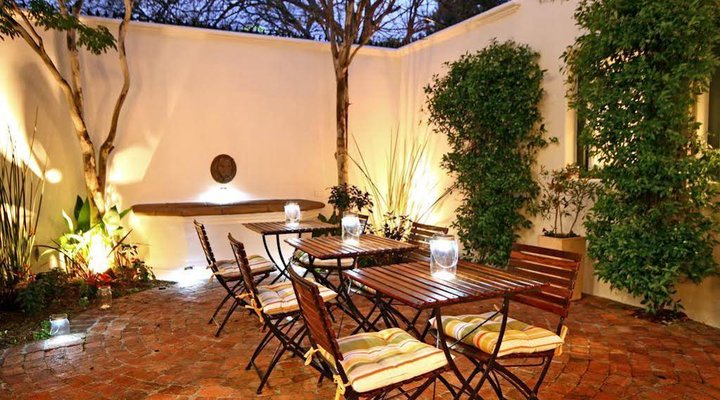 Nine Flowers Guest House