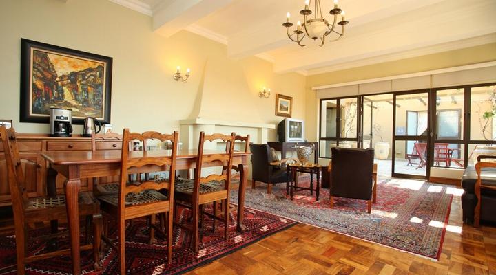 12 on Hillel Guest Manor