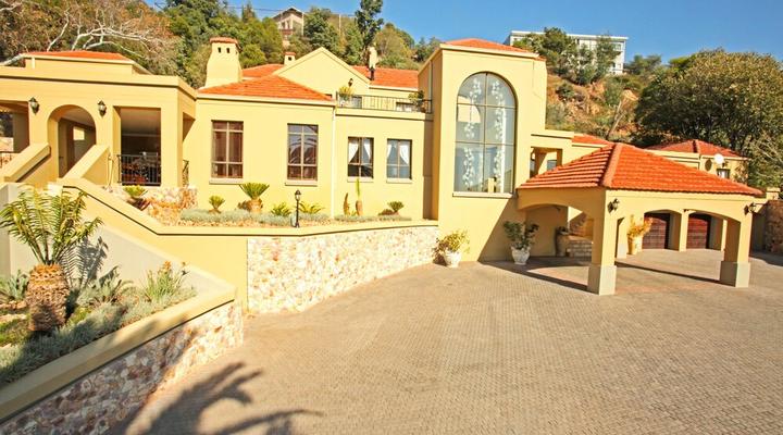 12 on Hillel Guest Manor