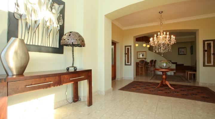 12 on Hillel Guest Manor