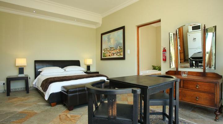 12 on Hillel Guest Manor