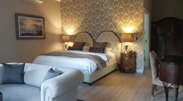 Riverside Boutique Hotel