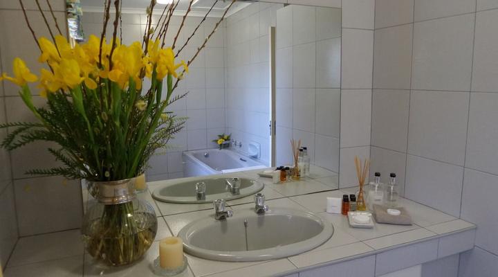 Riverbend Country House